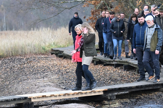 Petr Pavel a Eva Pavlová na procházce v rezervaci Soos.