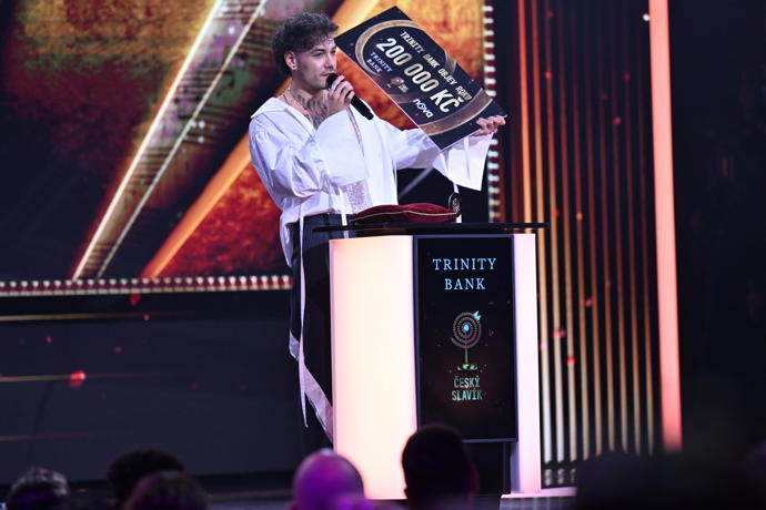 Renne Dang se stal objevem roku, a to po deseti letech své aktivní kariéry. Finanční výhru se pak rozhodl věnovat charitativním účelům. 