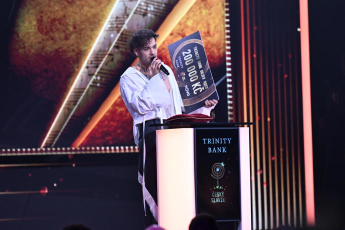 Renne Dang se stal objevem roku, a to po deseti letech své aktivní kariéry. Finanční výhru se pak rozhodl věnovat charitativním účelům. 