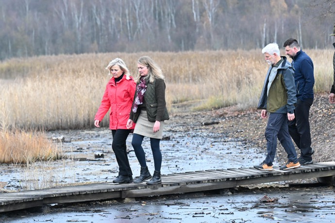 Petr Pavel a Eva Pavlová na procházce v rezervaci Soos.