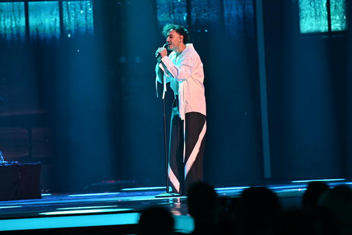 Renne Dang i zazpíval. 