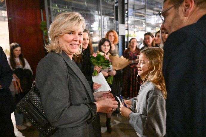 První dáma byla středem pozornosti fotografů.