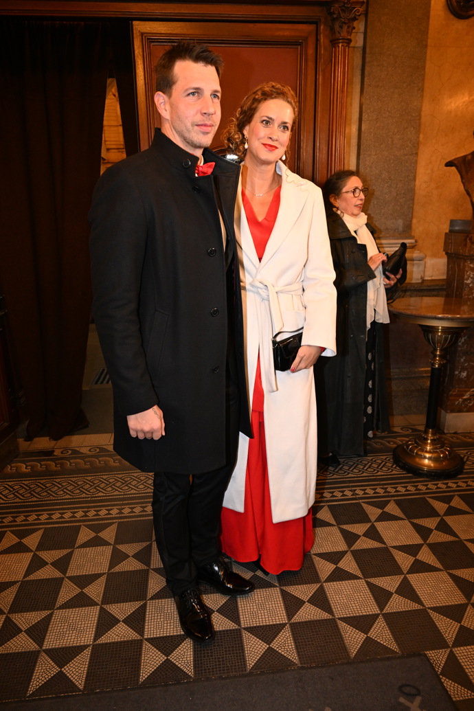 Národní divadlo se plní hvězdnými hosty.