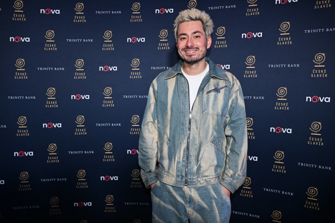 Mirai Navrátil dorazil na warm-up party k Českému slavíkovi.