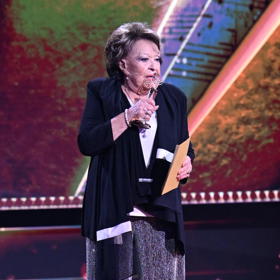 Noidovi cenu předávala Jiřina Bohdalová. 