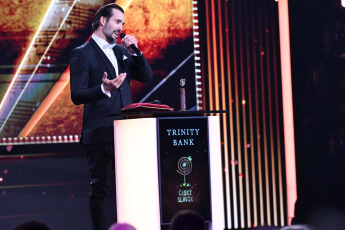 Václav Noid Bárta je zlatým slavíkem. 