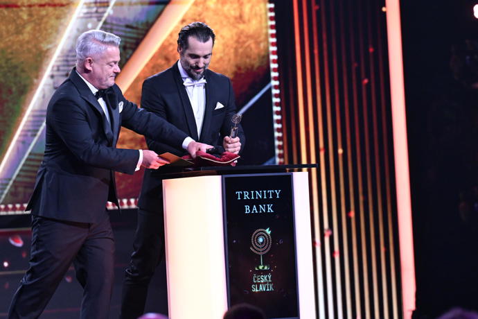 Václav Noid Bárta je Zlatým Slavíkem. 