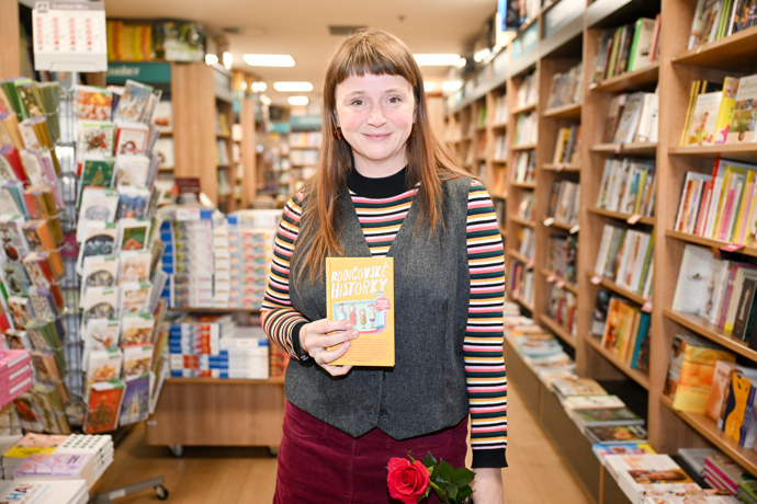 Marie Doležalová ve společnosti. 