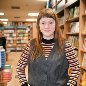 Na odiv dávala Marie také svoji ofinu a dlouhé vlasy. 