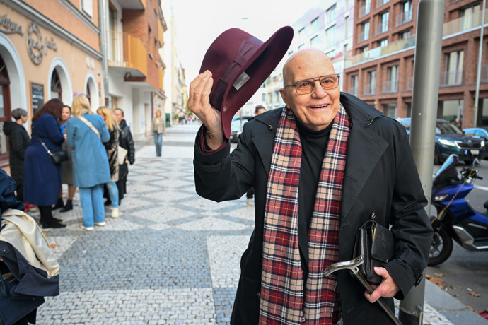 Jan Přeučil už má ve své sbírce 88 klobouků - a stále se rozrůstá. 