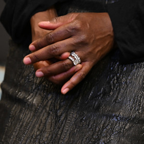 Takhle vypadají v detailu její prsteny. 