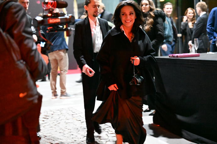 Lucie Bílá odchází z Českého slavíka v doprovodu syna Filipa.