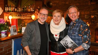 FOTO: Aleš Cibulka spolu se svým partnerem Michalem Jagelkou a moderátorkou Marií Retkovou.