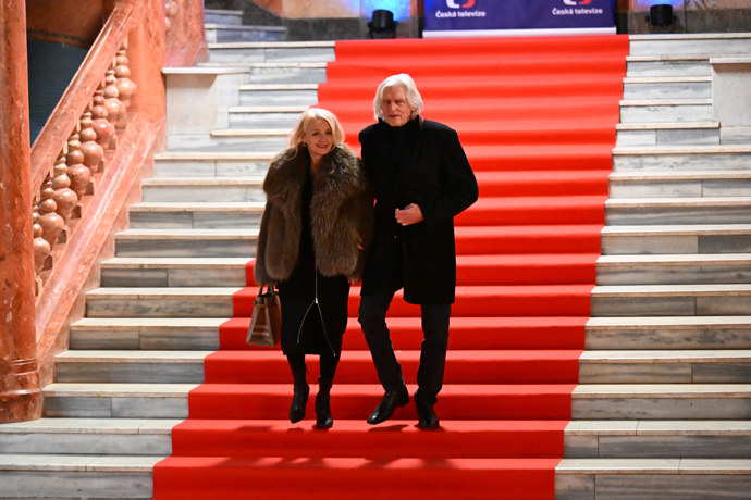 Ivan Hubač a Veronika Žilková odcházeli spolu domů.