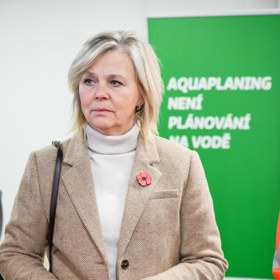 Eva Pavlová v záchrannářském centru v Karlových Varech.
