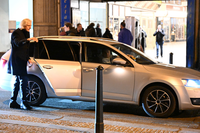 Ivan Hubač dorazil na premiéru filmu Máma po boku své přítelkyně Veroniky Žilkové.