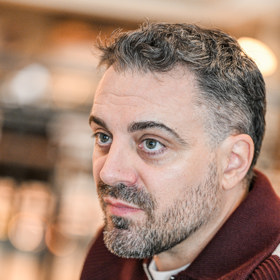 Britský spisovatel Robert Bryndza prozradil o čem bude jeho nová kniha.