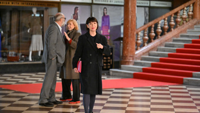 FOTO: Andrea Bartošková dorazila v elegantním černém kabátu.