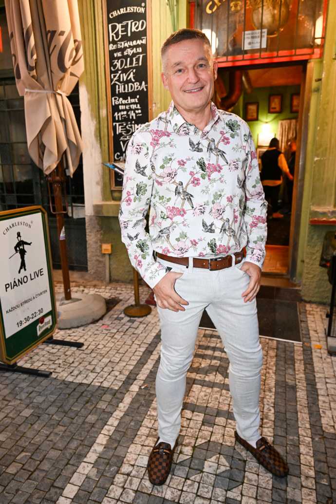 Vladimír Hron tvrdí, že věk se začíná ozývat hlavně po ránu. 