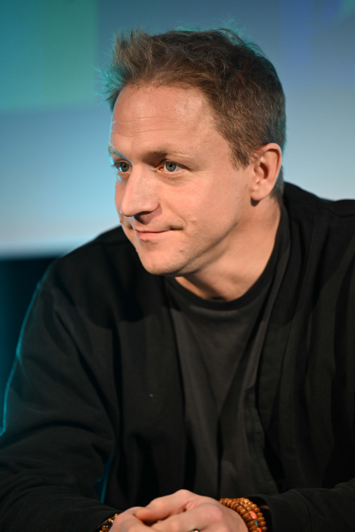 Tomáš Klus se stále nedočkal omluvy.