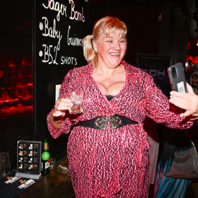 Eva Poláčková na křtu videoklipu Sámera Issy.