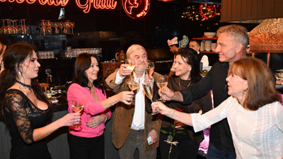 FOTO: Kmotři a kmotřenky pokřtili nový videoklip.