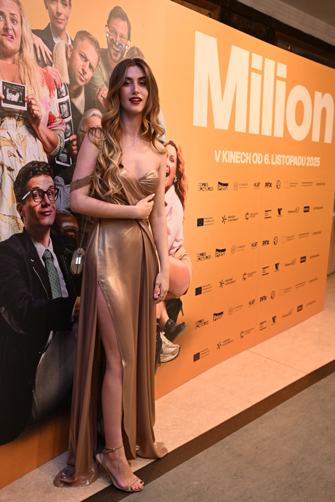 Justýna Drábková na premiéře filmu svého nevlastního otce.