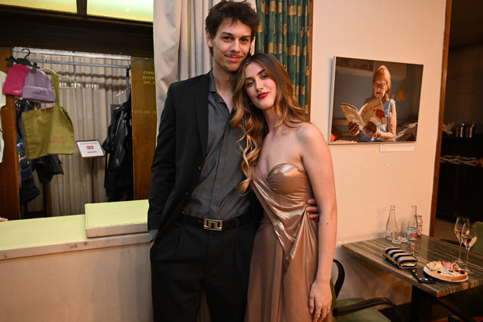 Justýna Drábková s přítelem. 