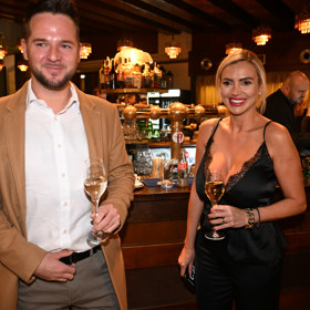 Denise Ayverdi s kamarádem.