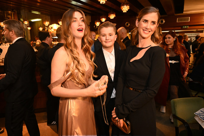 Rozvedený pár plánuje trávit Vánoce společně.