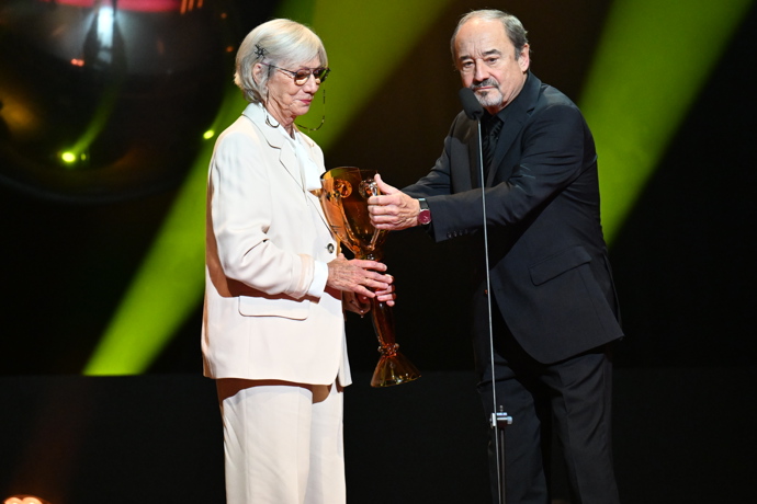 Za celoživotní mistrovství v činohře byla oceněna Dana Syslová. Cenu jí předal herec Viktor Preiss.