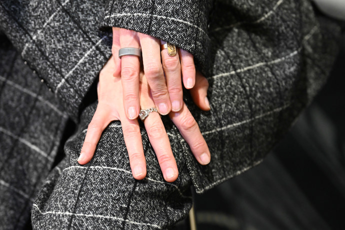 Jak je vidno, topomodelka si na sbírce svých prstýnků zakládá. 