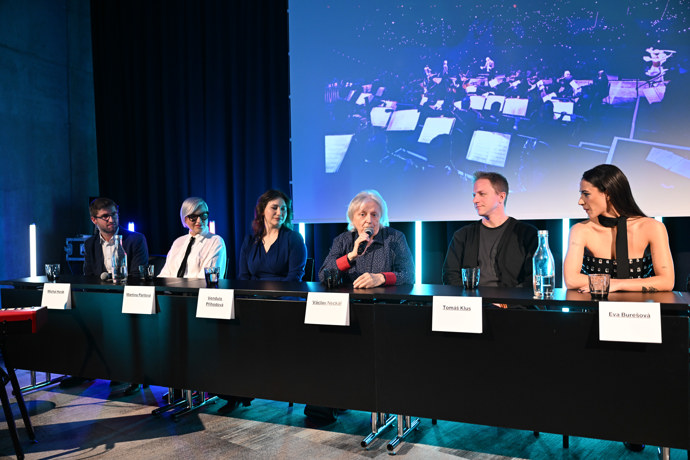 Václav Neckář do konce roku chystá ještě mnoho koncertů a vystoupí i v O2 areně. 