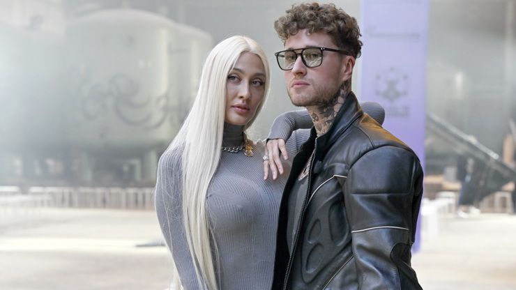 Kundosaki poprvé ukázala přítele.