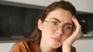 Julie (27): Místo romantických zásnub v Paříži přišel šok. U přítele jsem našla důkaz nevěry
