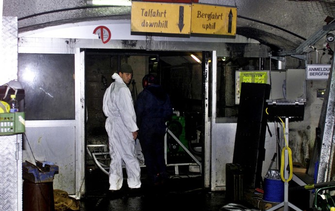 Vyšetřování tragédie v Kaprunu.