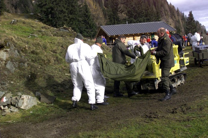 Záchranáři v Kaprunu.