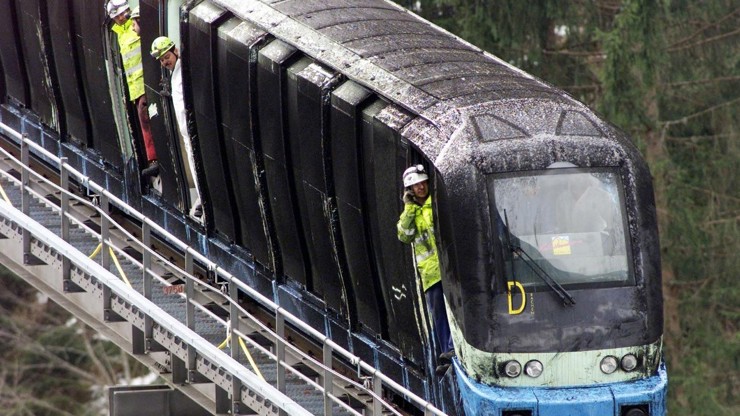 Ohořelá lanovka po požárku v Kaprunu.