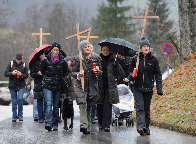 Příbuzní obětí byli z výsledku vyšetřování rozčarovaní.