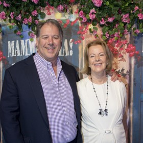 Dnes žije Frida s britským vikomtem Henrym Smithem (na snímku), který je o 11 let mladší.