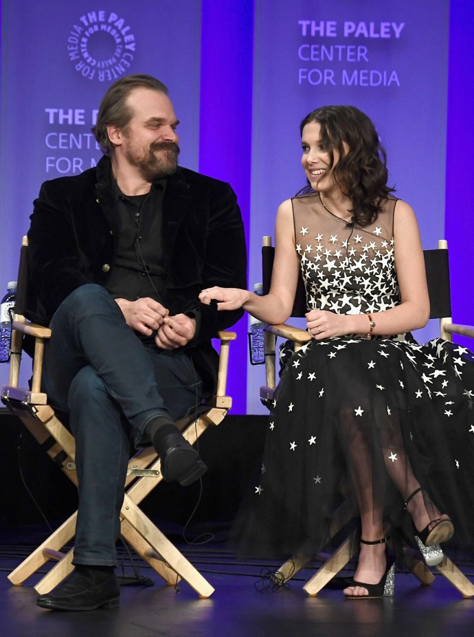 Millie Bobby Brown a David Harbour.