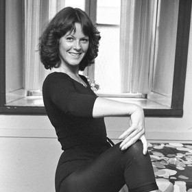 Krásná a talentovaná Norka Anni-Frid se zrodila z nacistického programu Lebensborn, proto se ihned po válce stala terčem nenávisti sousedů. Její maminku označili za zrádkyni a vyhnali ji i s dcerou do Švédska.