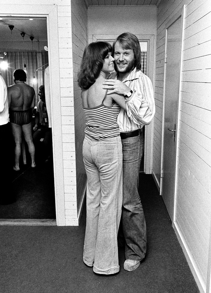 Zde Frida začala zpívat a na přelomu sedmdesátých a osmdesátých let se proslavila jako členka skupiny ABBA, kde působila s druhým manželem Bennym Anderssonem (na snímku). Z prvního manželství měla tou dobou už dvě děti - Hanse Ragnara a Ann Lise-Lotte.