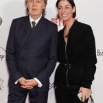 Mary McCartney tátu také několikrát fotografovala - třeba na obálku magazínu Rolling Stone. Zdědila po něm nejen umělecký talent, ale také ze všech dětí nejvěrnější podobu.