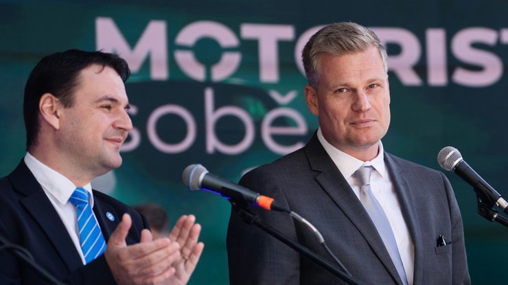 Turek s Macinkou terčem drsného výsměchu. Vyměnili jste gumu za gumu, rýpnul si do nich ministr Dvořák