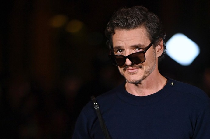 Pedro Pascal je fešák. 