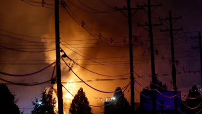 FOTO: Hasiči se potýkali s ásleky nehody.