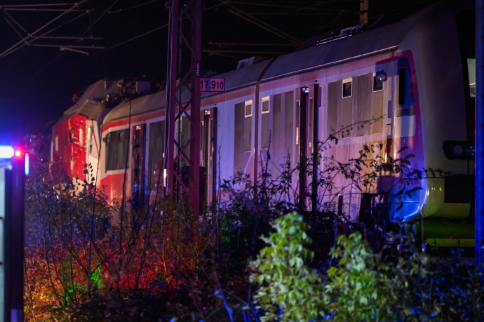 Na Slovensku se srazily vlaky, desítky zraněných.