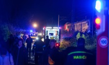 Tragická čelní srážka vlaků u slovenského Pezinku: Na místě jsou desítky zraněných 