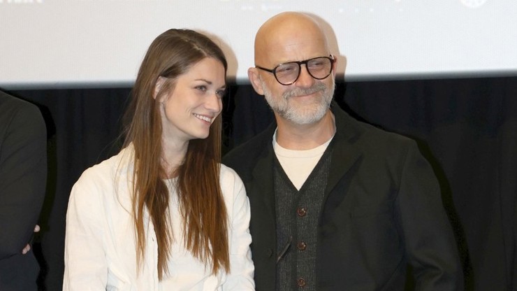Hynek Čermák s expartnerkou Veronikou na premiéře filmu Neporazitelní.
